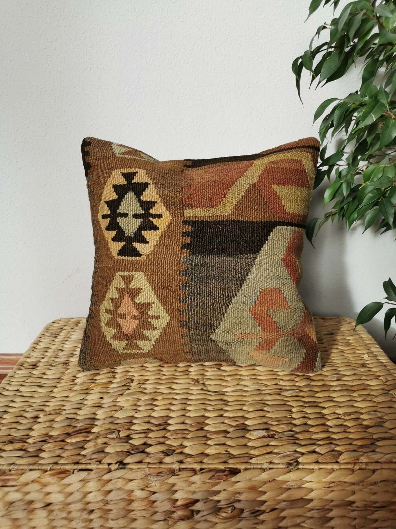 Kilim Pillow Cover, Turkey, old, unique, vintage, Kelim, Kelimkissen, Kissenhuelle, pillow case, boho, eclectic, arabic design