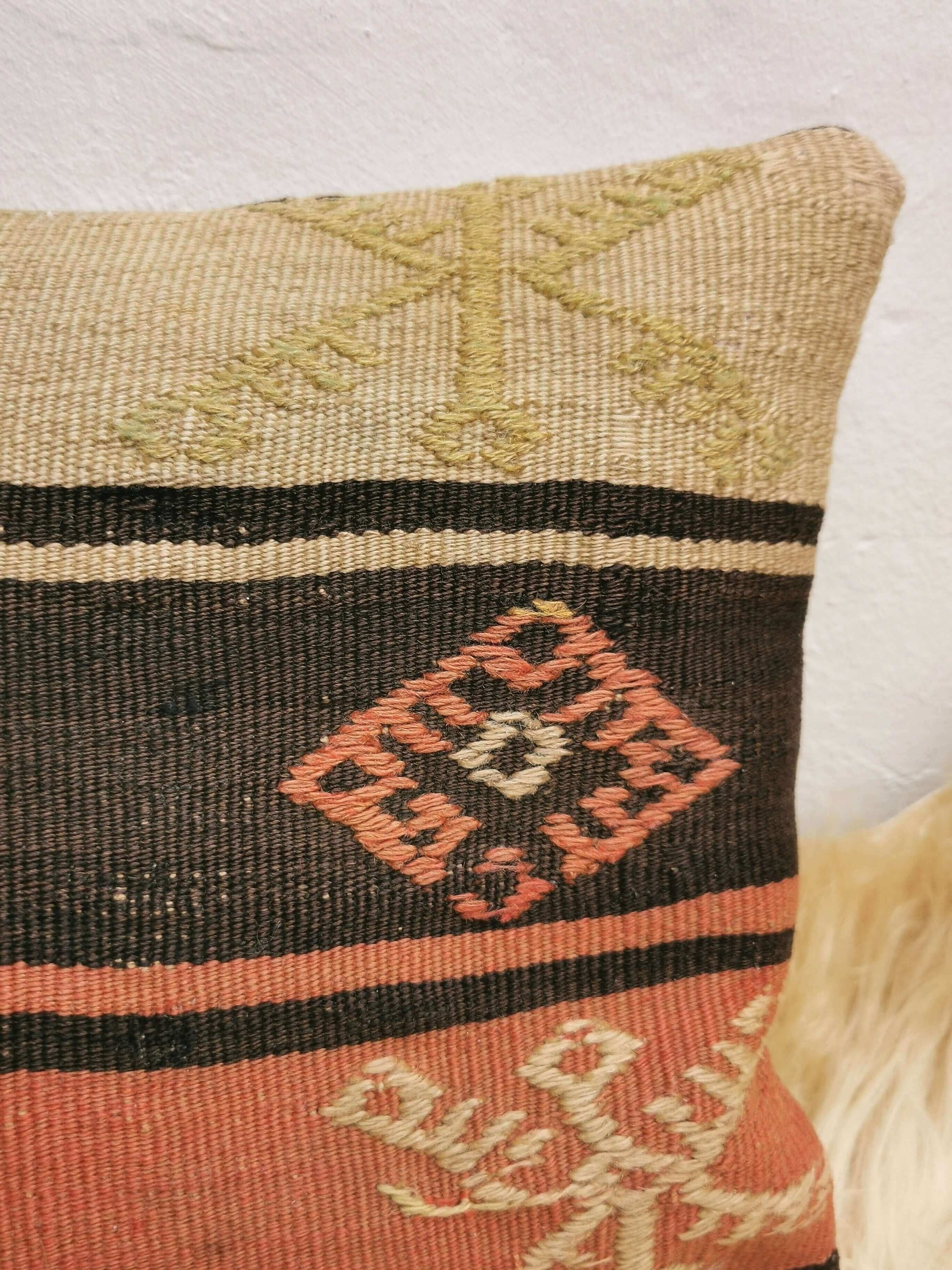 Kilim Pillow Cover, Turkey, old, unique, vintage, Kelim, Kelimkissen, Kissenhülle, pillow case, boho, eclectic, arabic design, Turkish, Anatolian, throwpillow, hygge