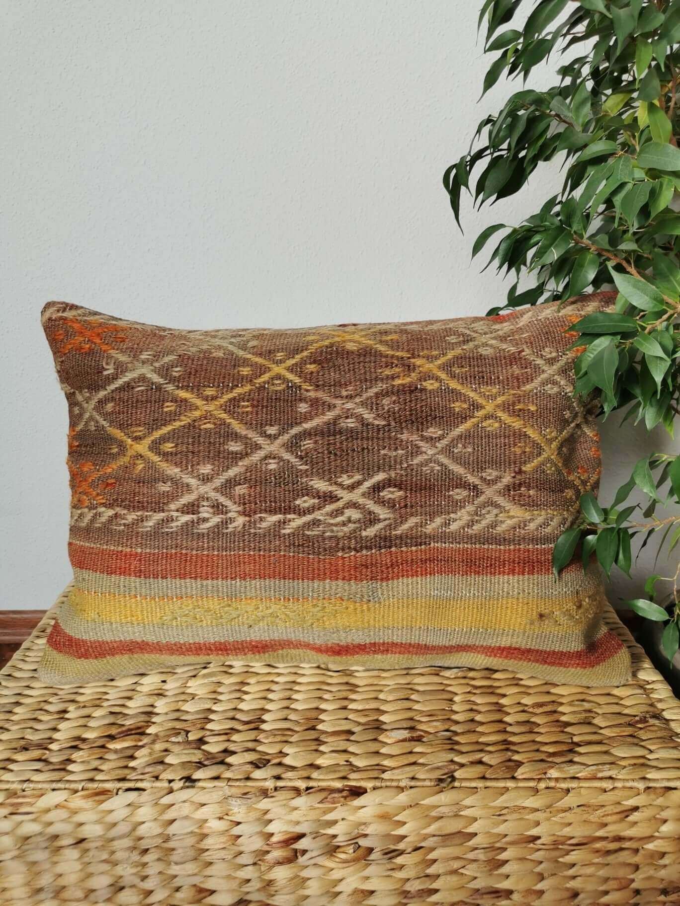 Kilim Pillow Cover, Turkey, old, unique, vintage, Kelim, Kelimkissen, Kissenhuelle, pillow case, boho, eclectic, arabic design