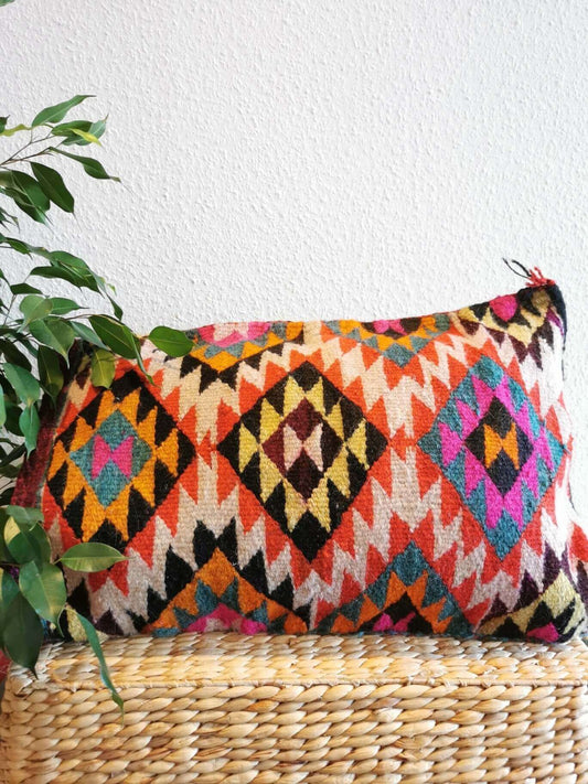 Kilim Pillow Cover, Iraq, old, unique, vintage, Kelim, Kelimkissen, Kissenhülle, pillow case, boho, eclectic, arabic design