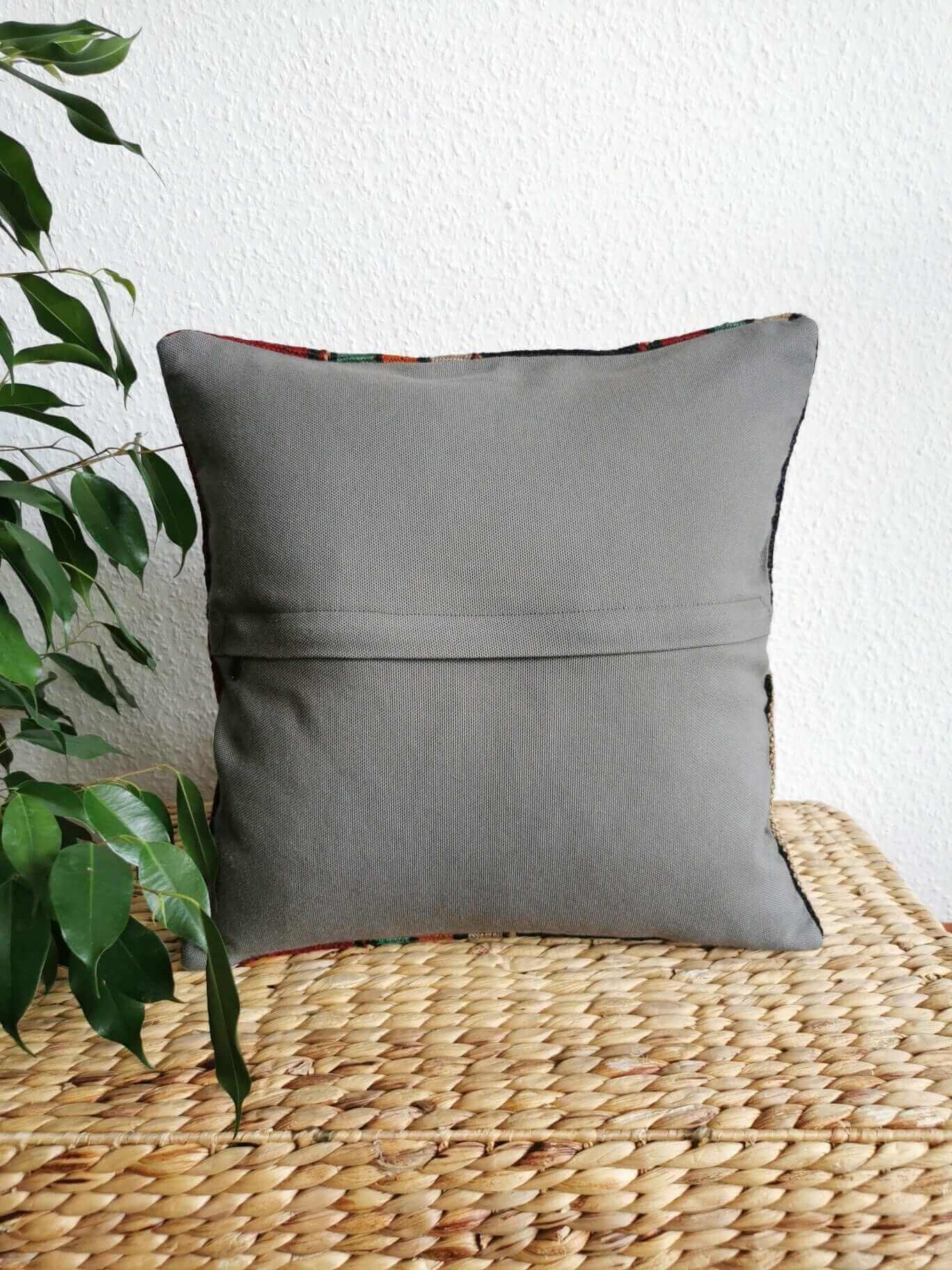 Vintage Kilim Pillow Cover 40 cm x 40 cm 1026