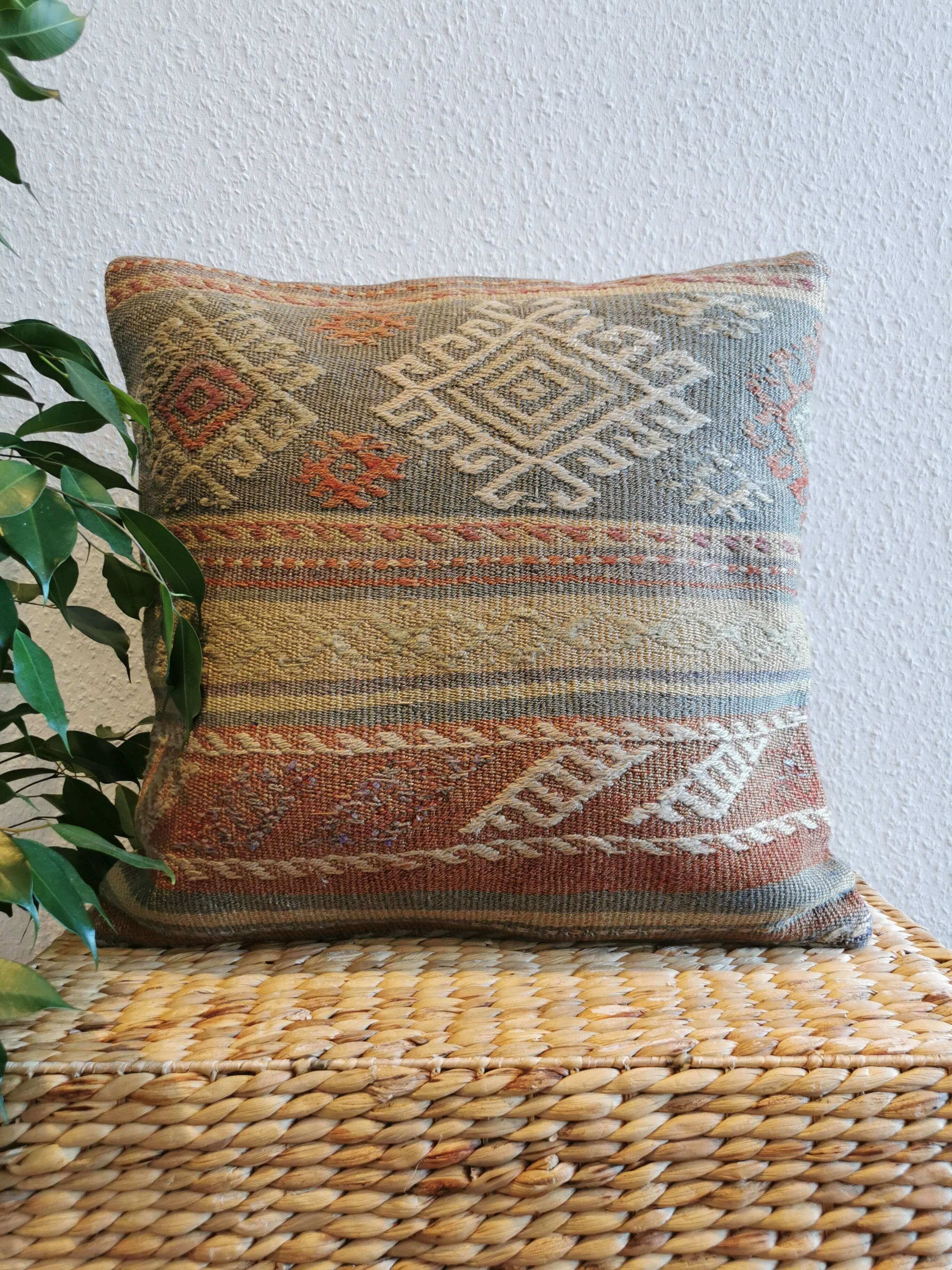 Vintage Kilim Pillow Cover 50 cm x 50 cm 1030